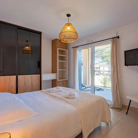 Apartment 3 Etoiles - Piscine - 2 *