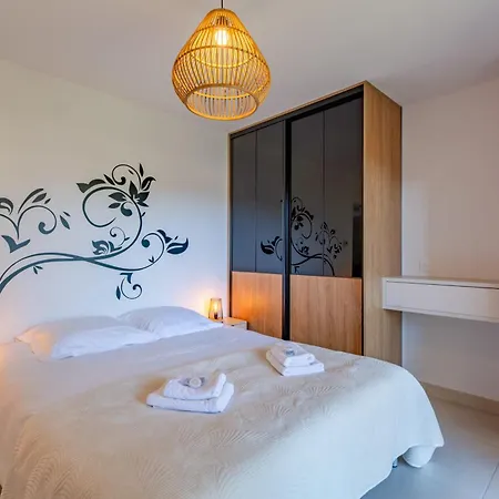 Apartment 3 Etoiles - Piscine - 2